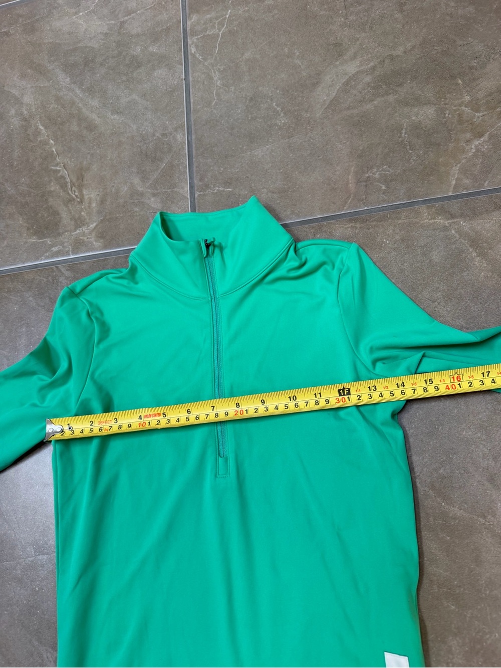 Vuori Long-Sleeve Half-Zip Top - Picture 4 of 4
